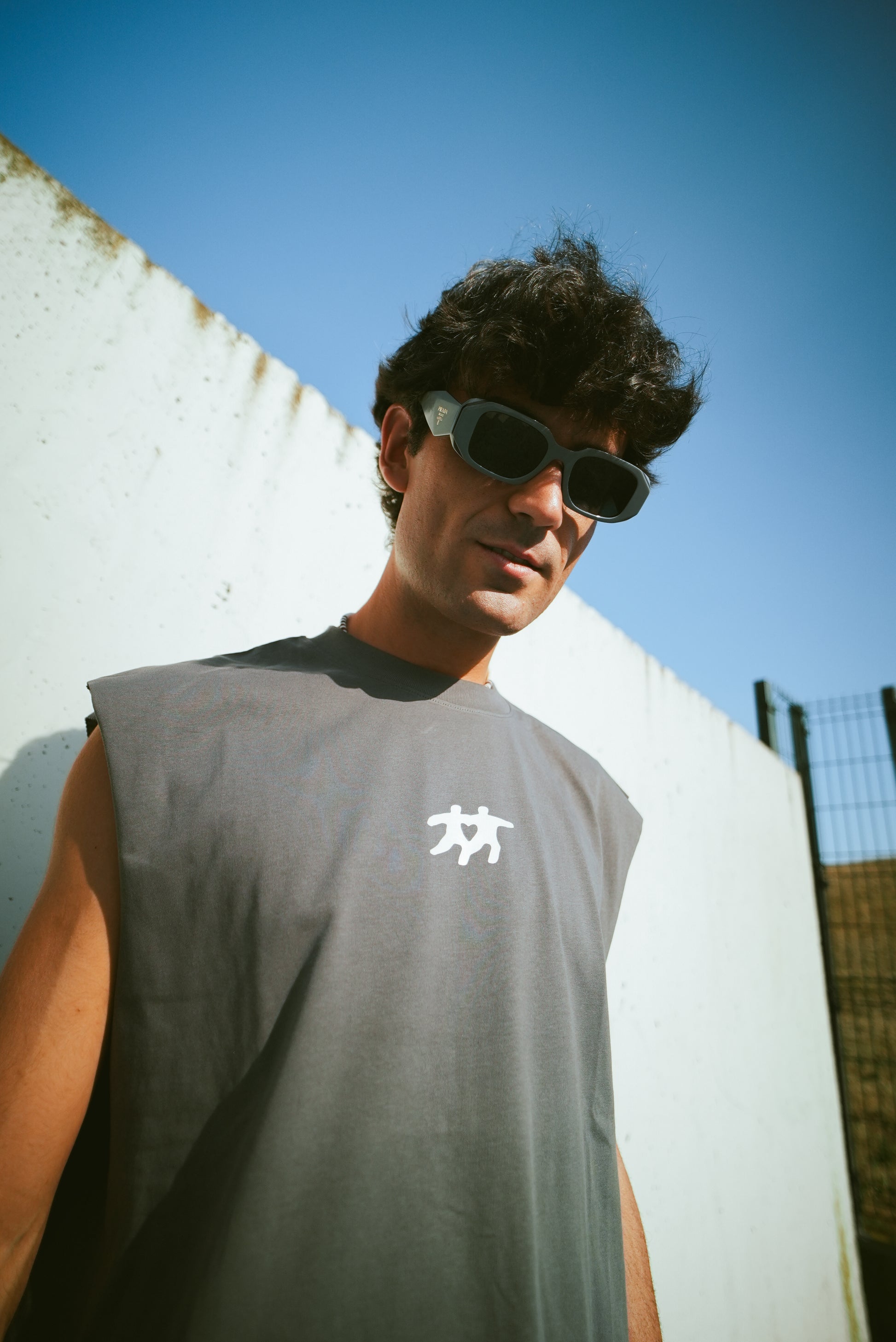Camiseta sin mangas “Love One Bae” – Desliz