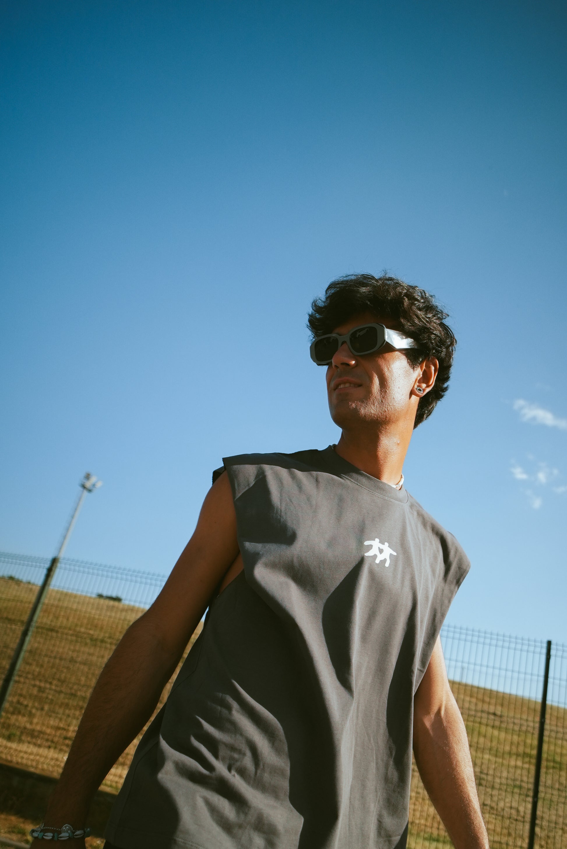 Camiseta sin mangas “Love One Bae” – Desliz